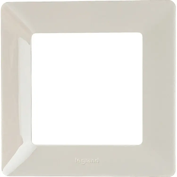 Универсальная рамка Legrand Valena Life 754047