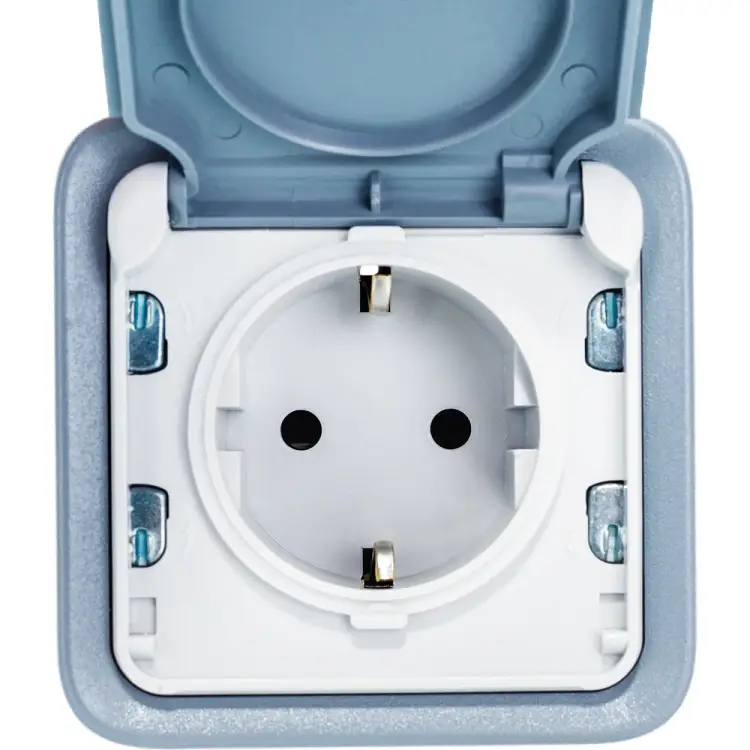 Одноместная розетка Legrand Plexo 069733 125014