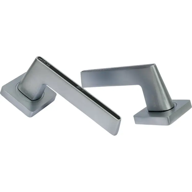 Алюминиевая дверная ручка Вантаж матовый хром/черный глянец V51L-2 AL