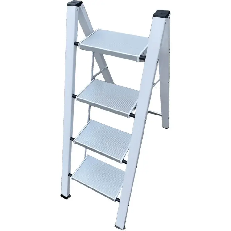Алюминиевая стремянка SevenBerg milano 4 широкие ступени белая Milano-4white Алюминиевая стремянка SevenBerg milano 4 широкие ступени белая Milano-4white
