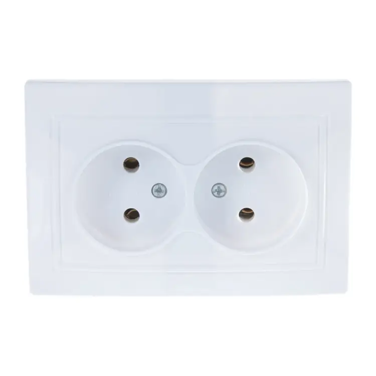 Розетка UNIVersal Севиль С0102