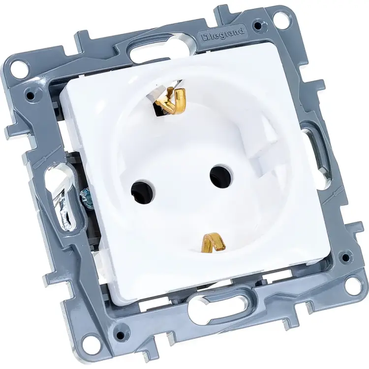 Одноместный механизм розетки Legrand Etika 672221