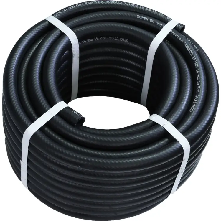 Гладкий маслобензостойкий шланг Sonatex 102458