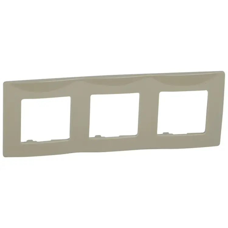 Рамка Legrand Etika 672523