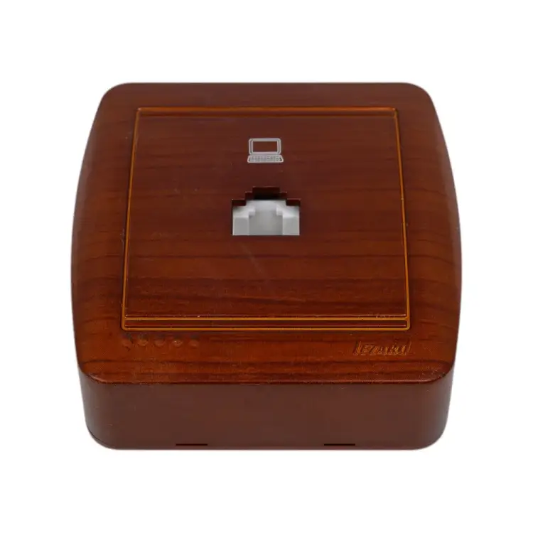 Компьютерная розетка Lezard DEMET 711-0500-139