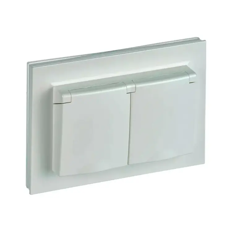 Двухместная розетка IEK Brite рсбш12-3-44-брж BR-R26-16-44-K36-F