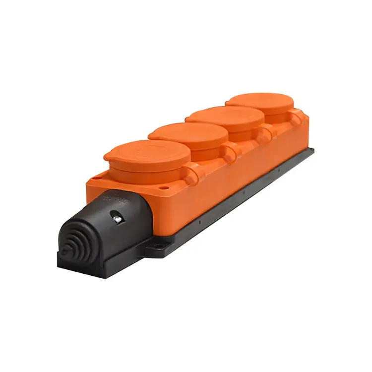 Четырехместная однофазная колодка UNIVersal 3035 Четырехместная однофазная колодка UNIVersal 3035