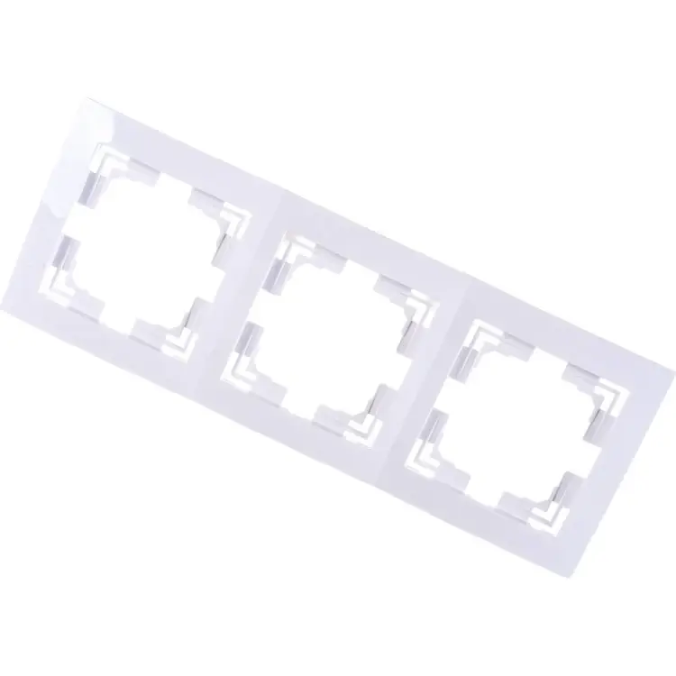 Трехместная рамка BYLECTRICA УЮТ ЮЛИГ.735212.281