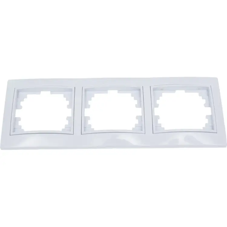 Трехместная горизонтальная рамка TANGO 1008850