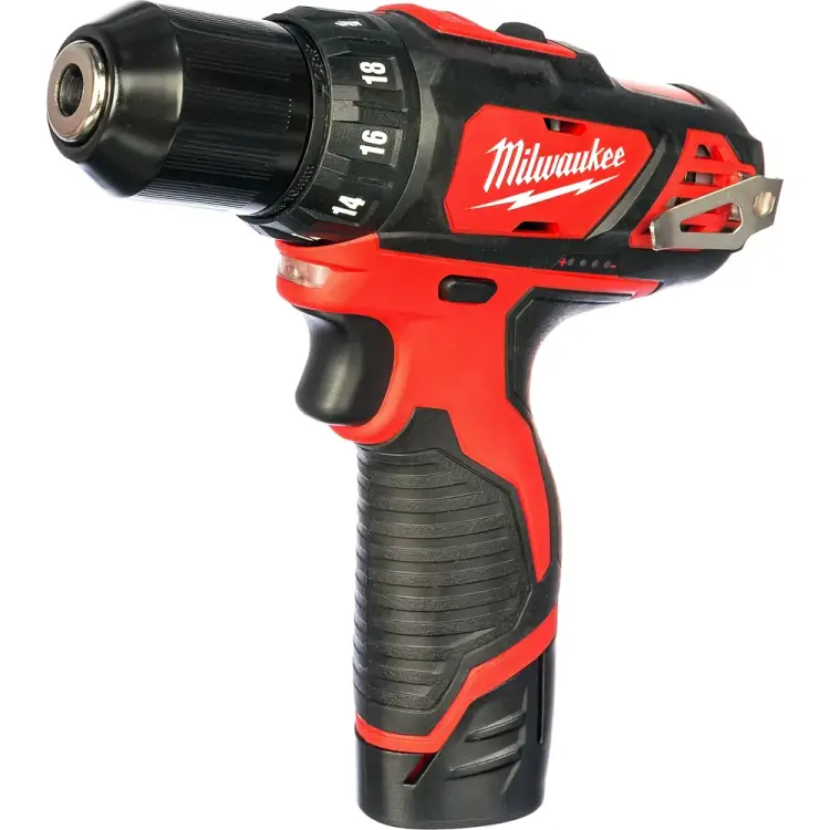 Аккумуляторная дрель-шуруповерт Milwaukee M12BDD-202С 4933441915 Аккумуляторная дрель-шуруповерт Milwaukee M12BDD-202С 4933441915