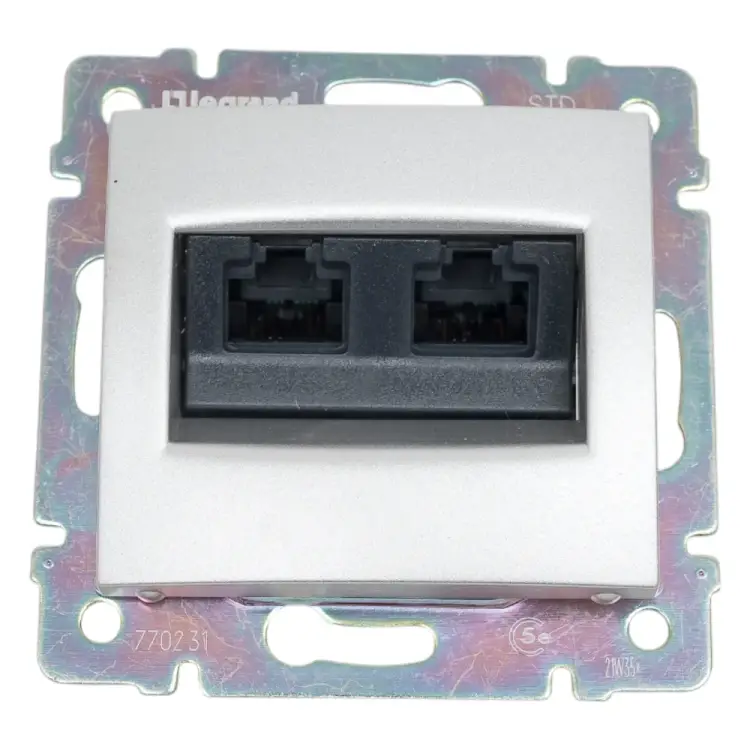 Компьютерная розетка Legrand Valena 770231