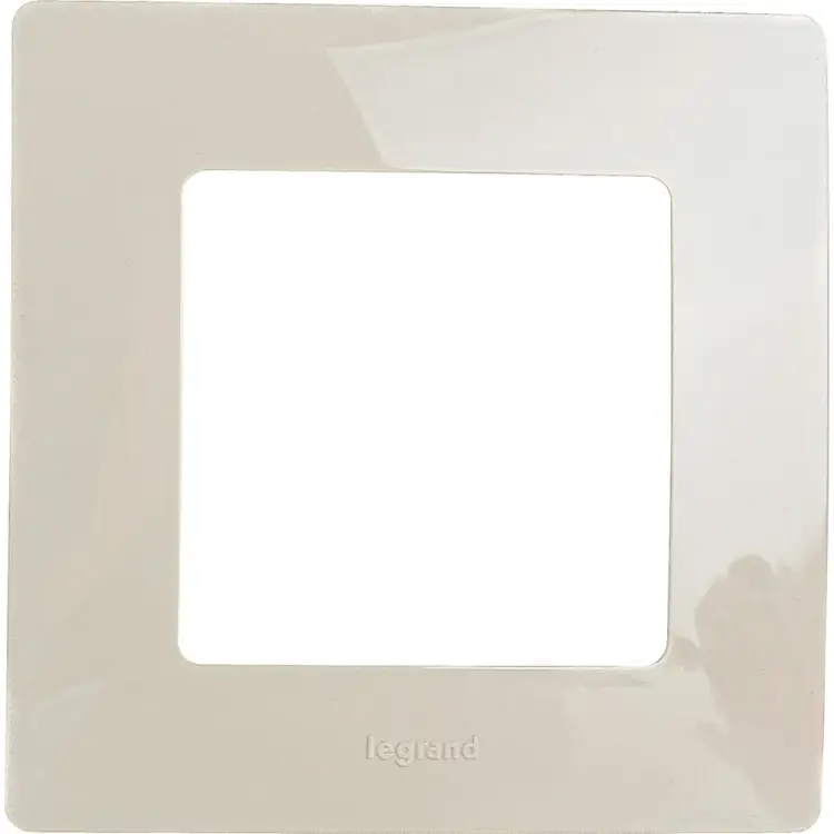 Рамка Legrand Etika 672511