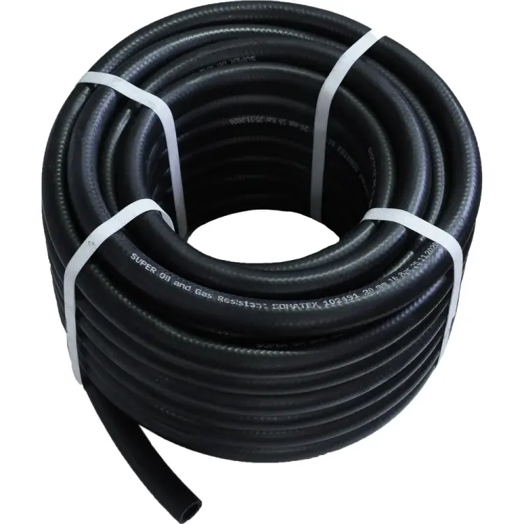 Гладкий маслобензостойкий шланг Sonatex 102491