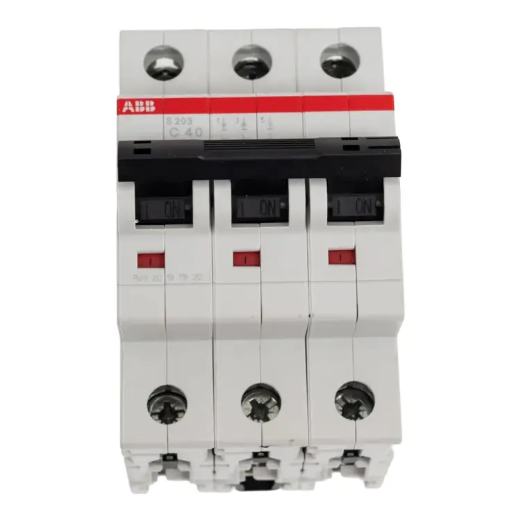 Трехполюсный автомат ABB S203 2CDS253001R0404