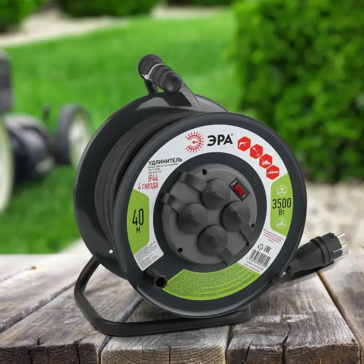 Силовой удлинитель ЭРА RMx4e s3x2.5-40m Б0043059 Силовой удлинитель ЭРА RMx4e s3x2.5-40m Б0043059