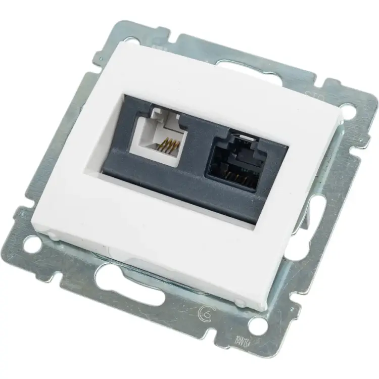 Розетка Legrand Valena 770080