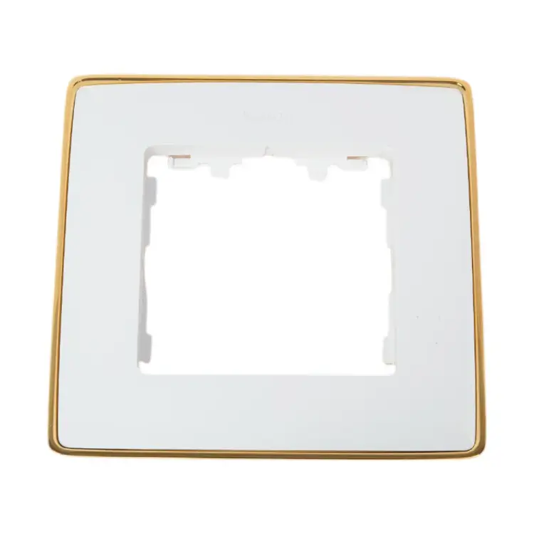 Декоративная рамка Simon Select S82 Detail 8201610-245