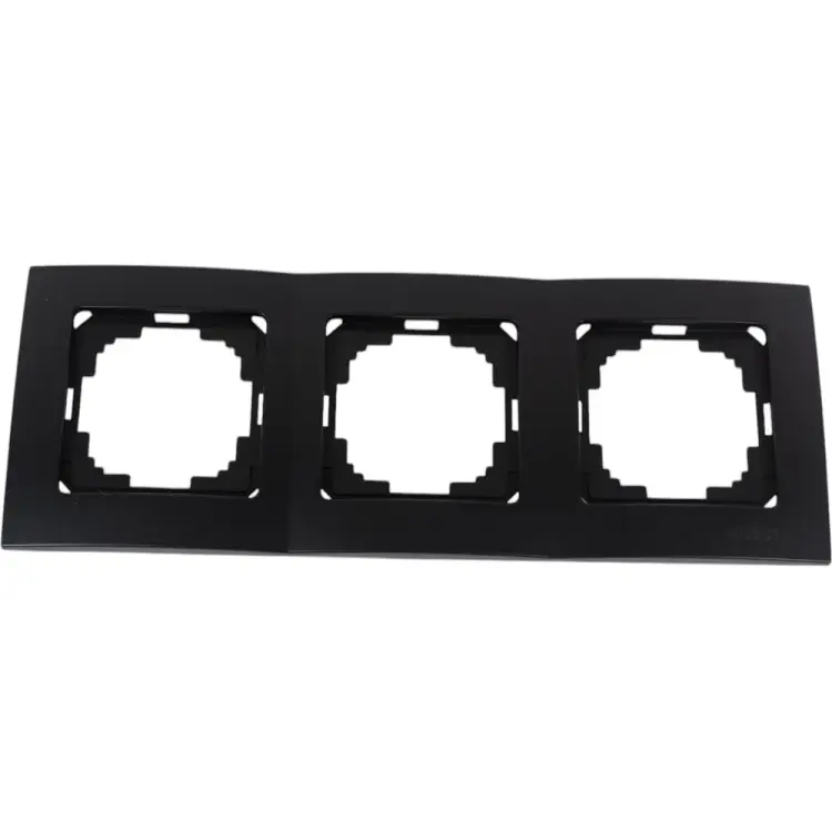 Трехместная рамка Nilson TOURAN metallic 24380093