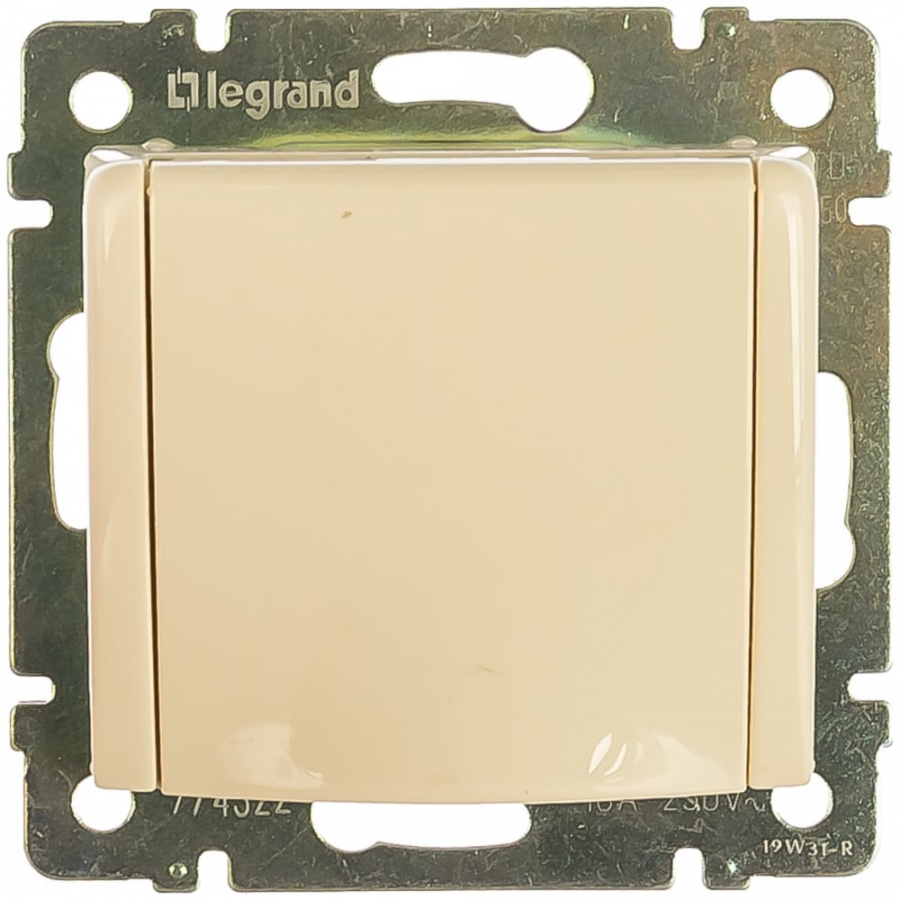 Розетка Legrand Valena