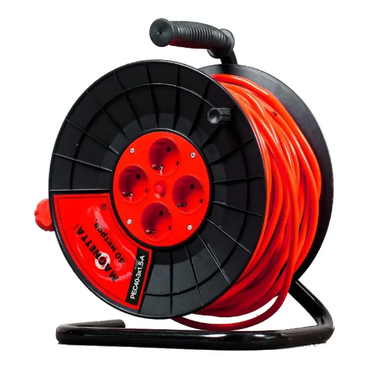 Удлинитель MAGNETTA PEC40-3X1.5-A Удлинитель MAGNETTA PEC40-3X1.5-A