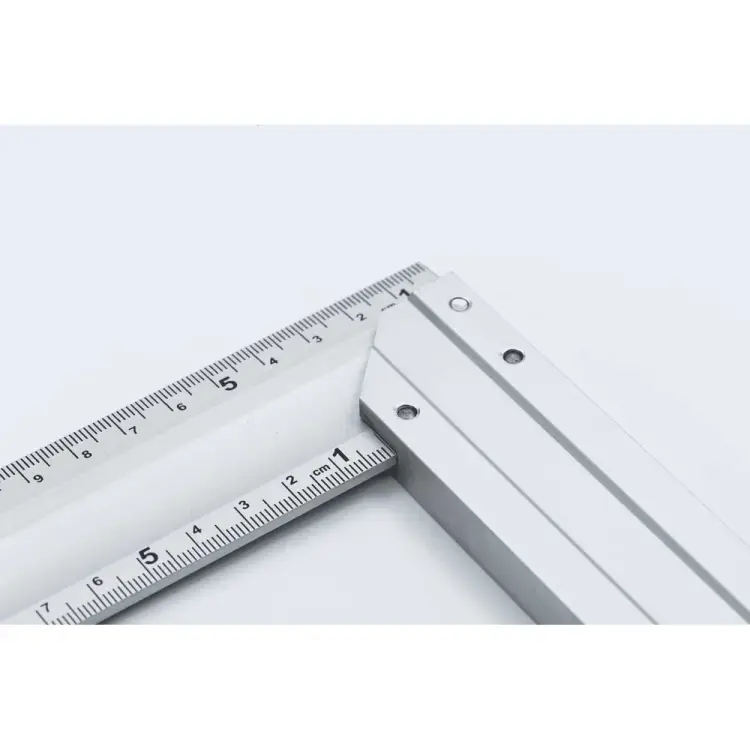 Строительный алюминиевый угольник ALUKOMTOOLS 211513350A