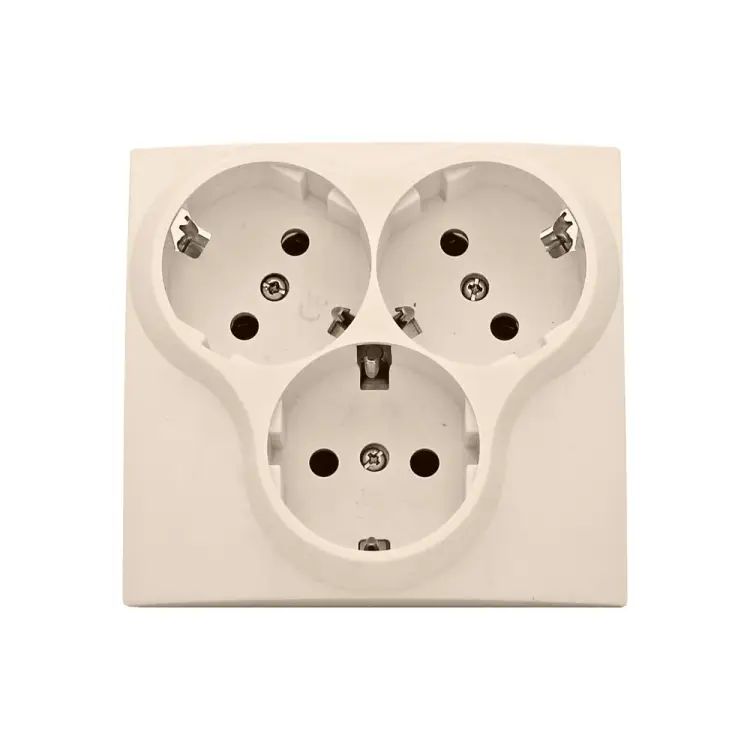 Трехместная розетка SVET РС16-5304 SV0302-0028