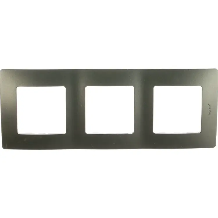Тройная рамка Legrand Etika Leg1066969 672583